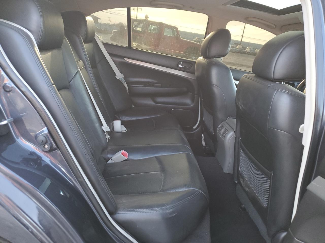 2011 Infiniti G - Image 10
