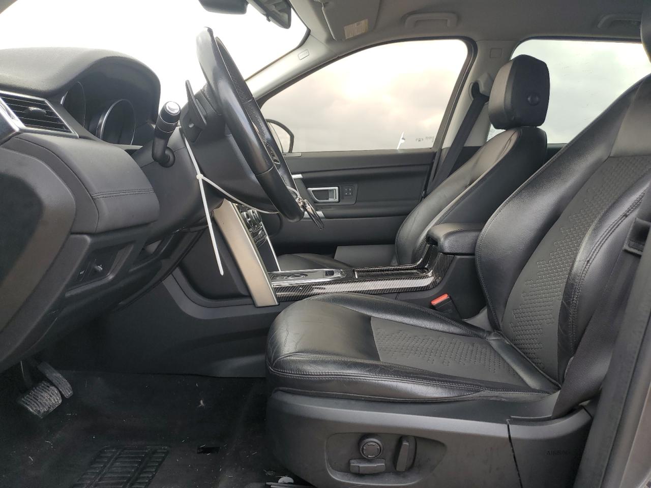 2019 Land Rover Discovery - Image 7