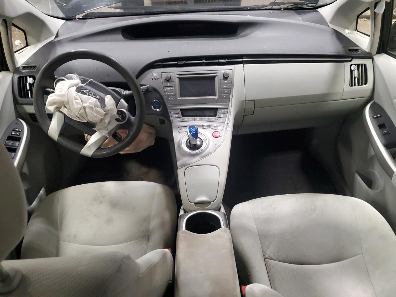 2014 Toyota Prius - Image 8