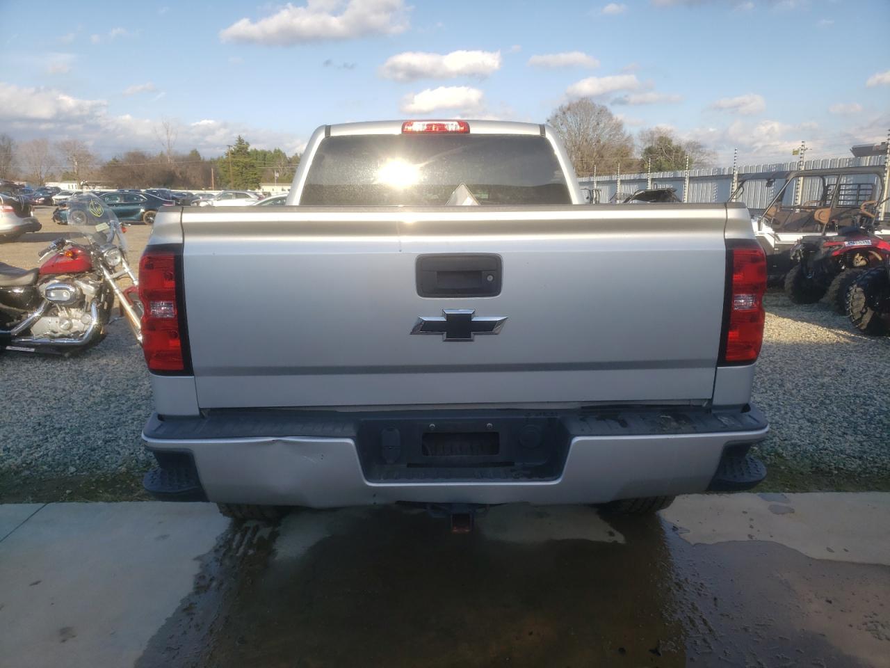 2018 Chevrolet Silverado - Image 6