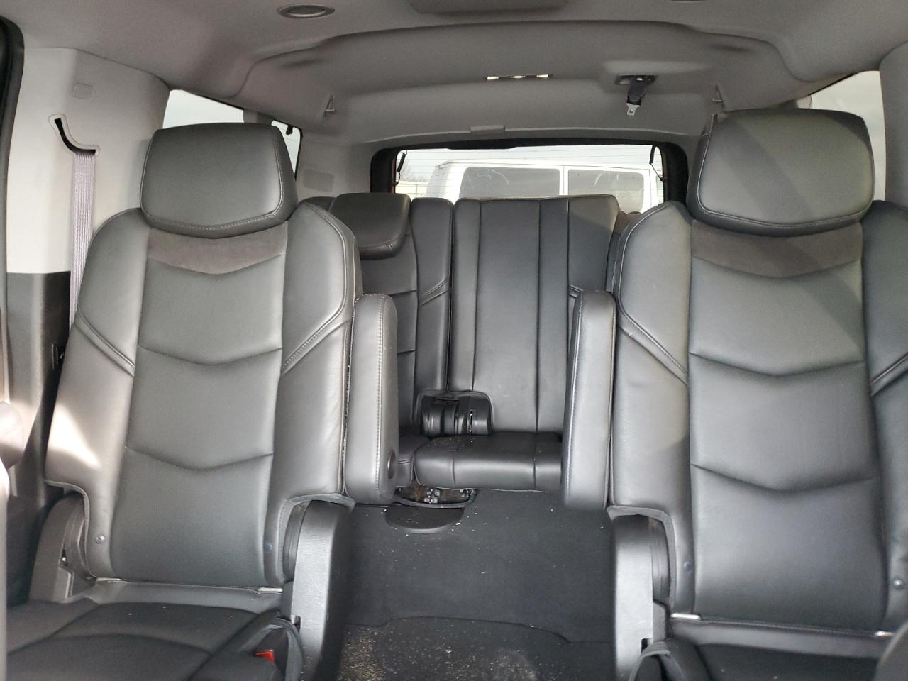 2016 Cadillac Escalade - Image 10