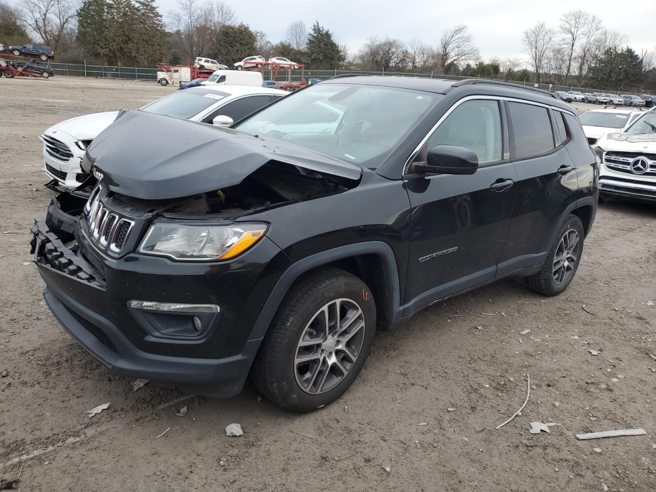 VIN 3C4NJCBB8JT233874 2018 JEEP COMPASS no.1