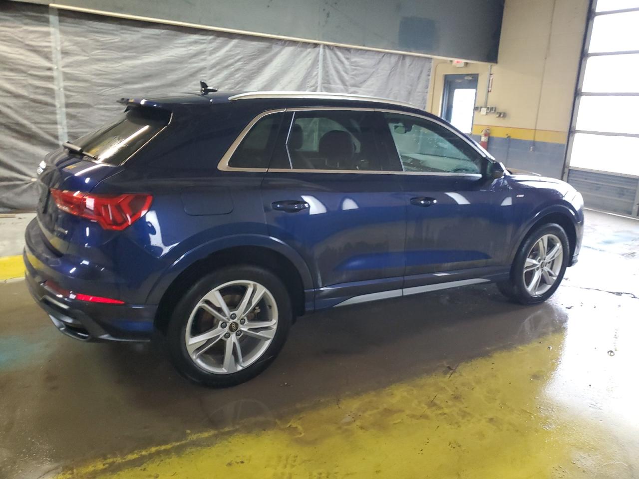 VIN WA1EECF3XN1066917 2022 AUDI Q3 no.3