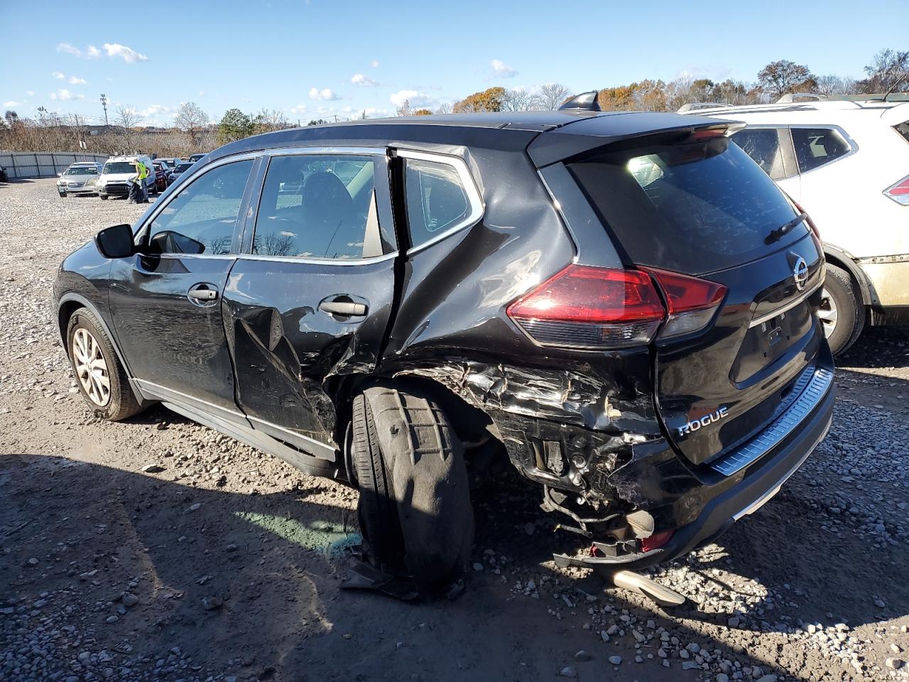 5N1AT2MT4KC839433 2019 NISSAN ROGUE - Image 2