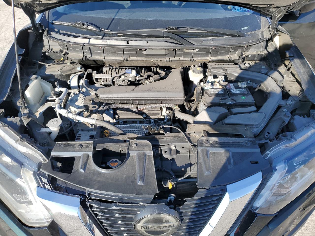 2018 Nissan Rogue - Image 13