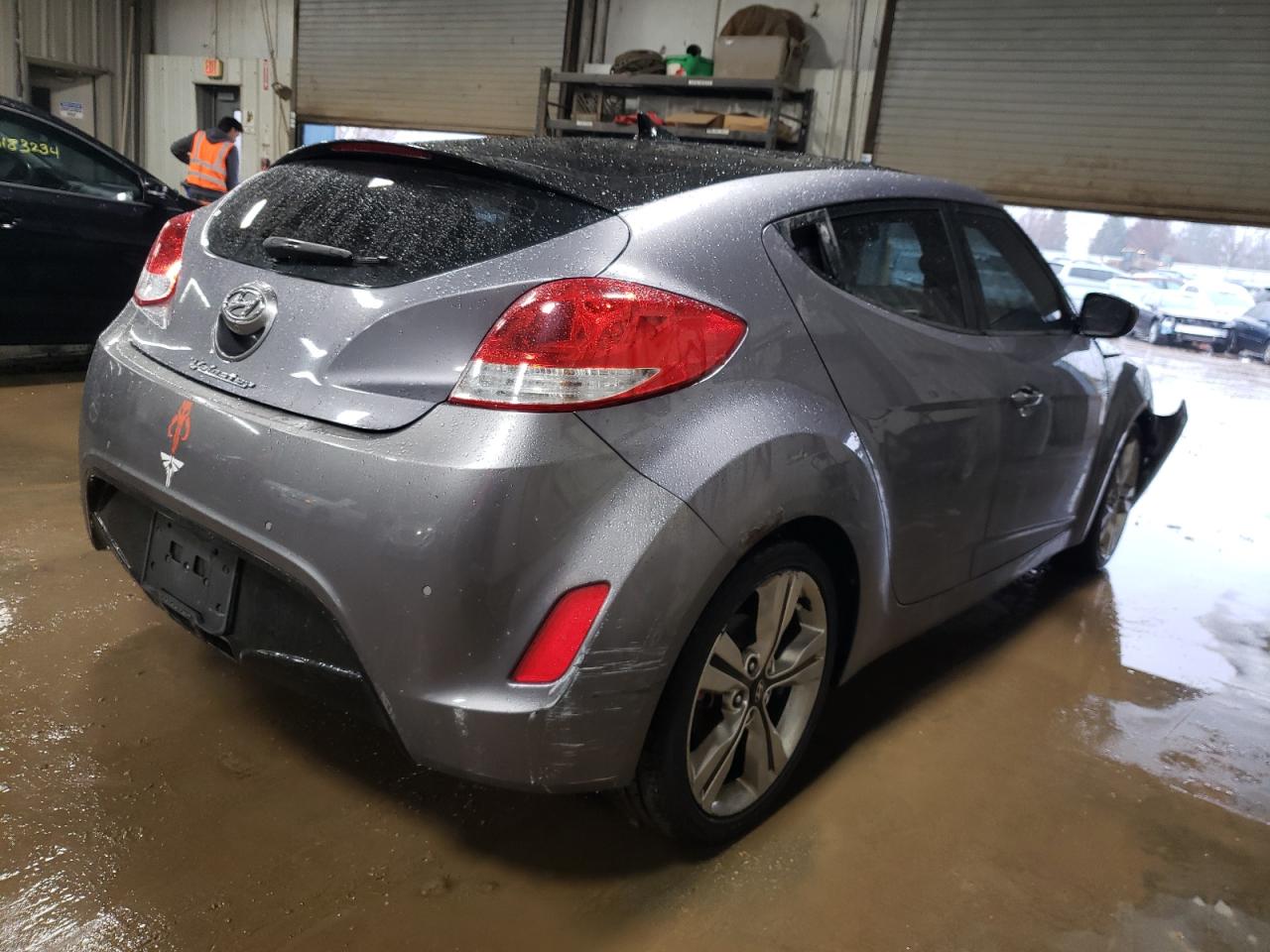 2016 Hyundai Veloster - Image 3