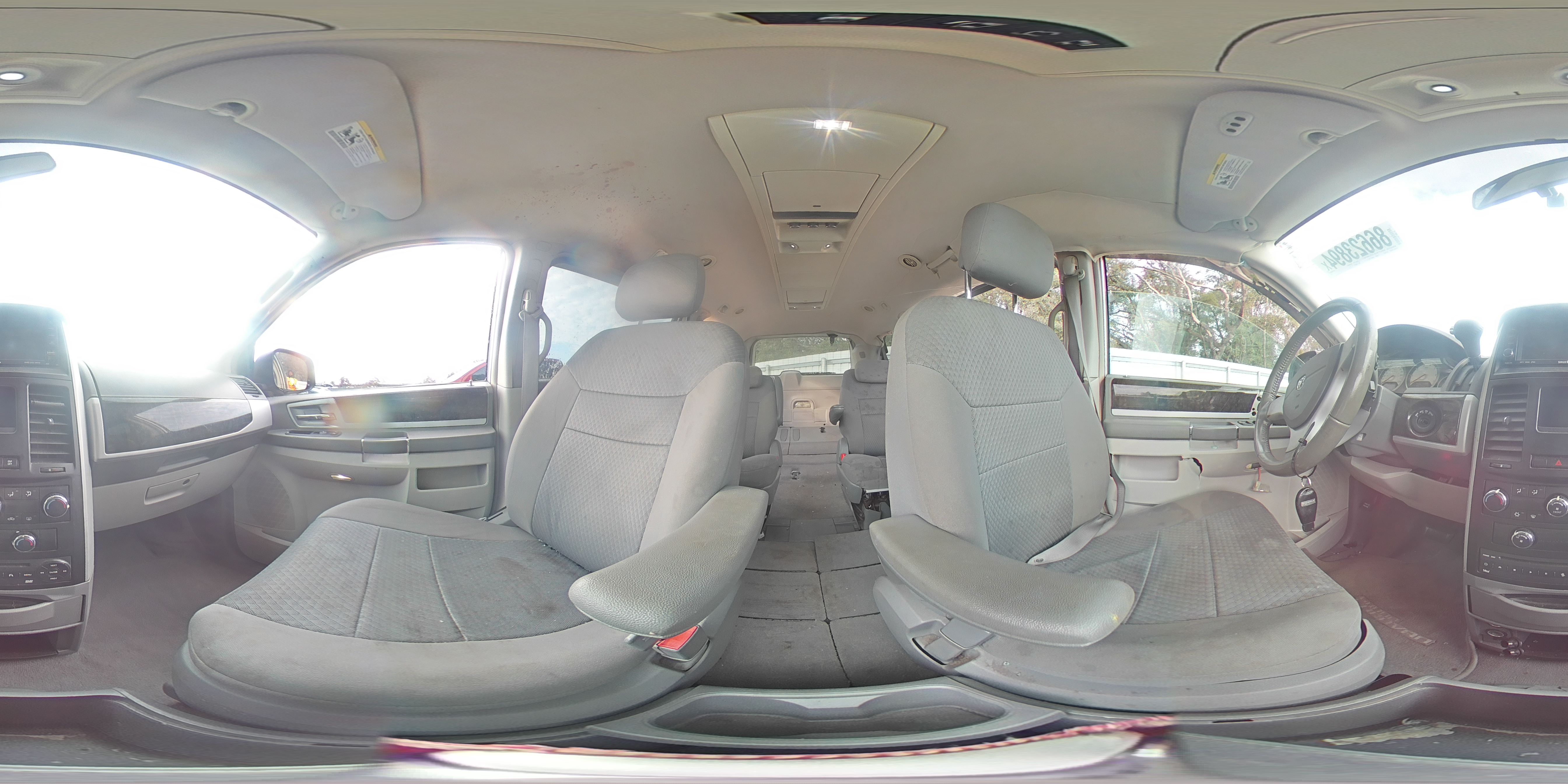2010 Dodge Caravan - Image 13