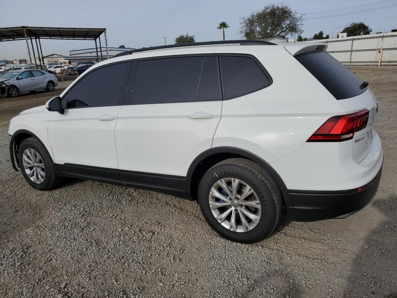 VIN 3VV1B7AX8JM065424 2018 VOLKSWAGEN TIGUAN no.2