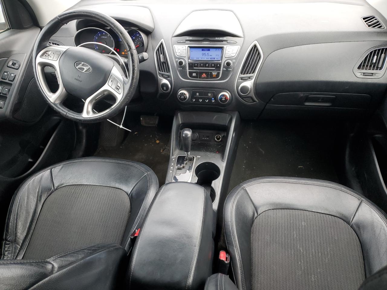 2012 Hyundai Tucson - Image 8