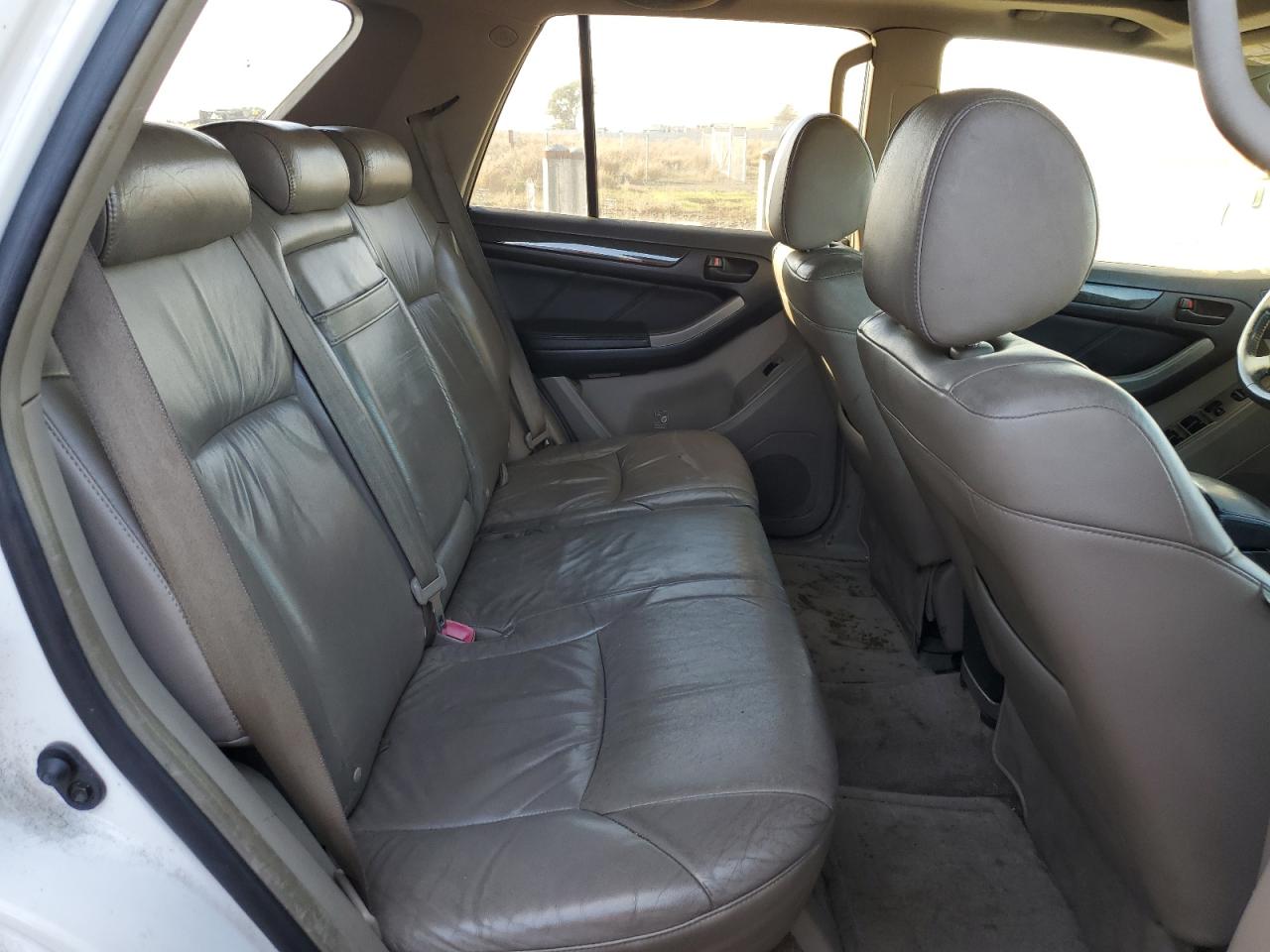 2005 Toyota 4Runner - Image 11