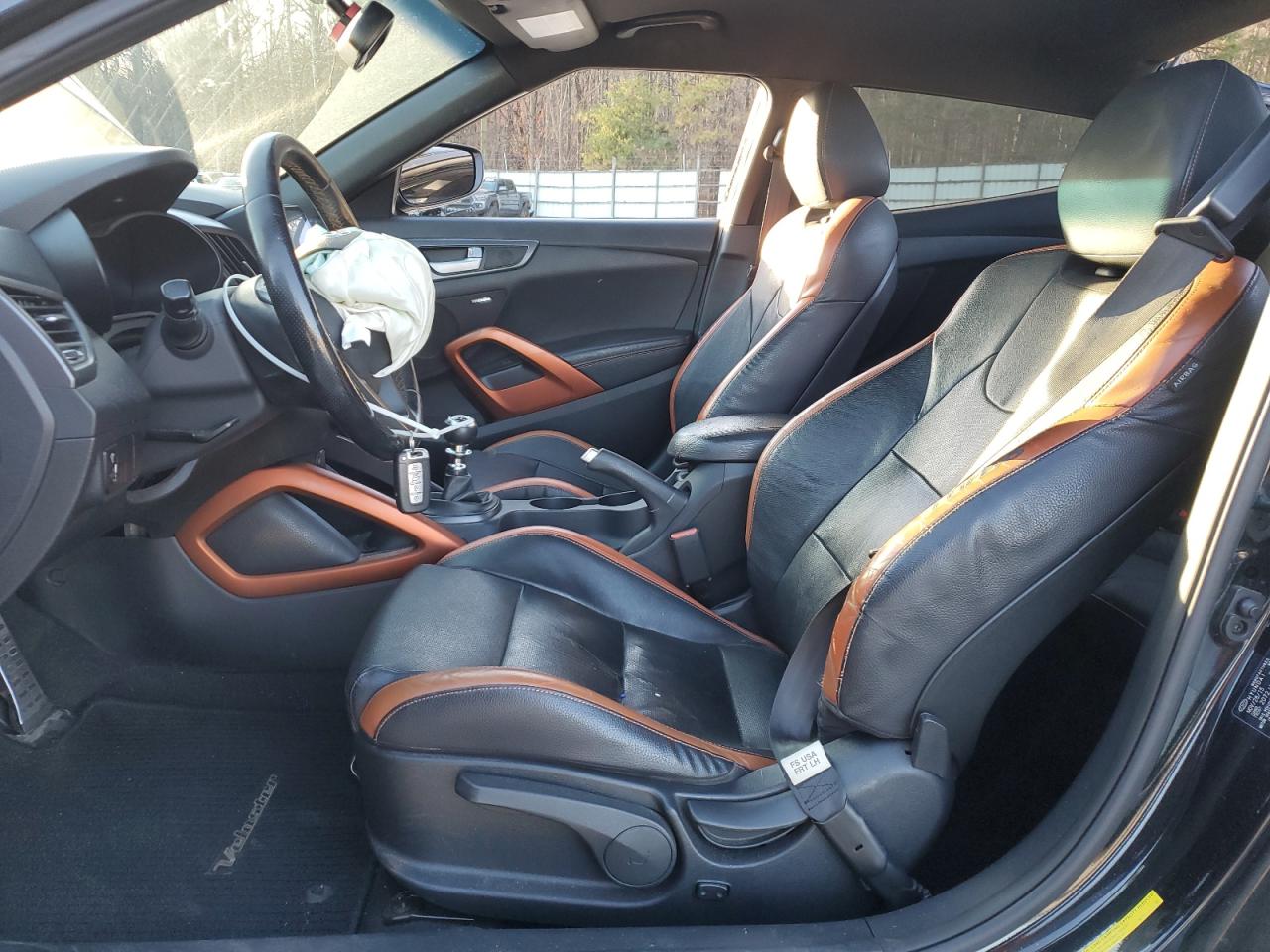 2016 Hyundai Veloster - Image 7