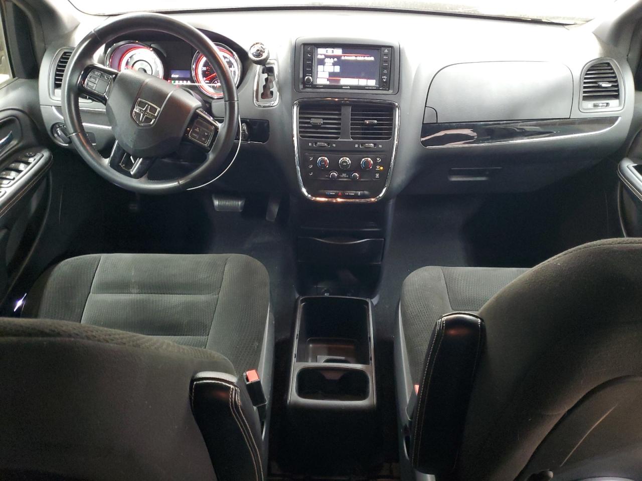 2015 Dodge Caravan - Image 8