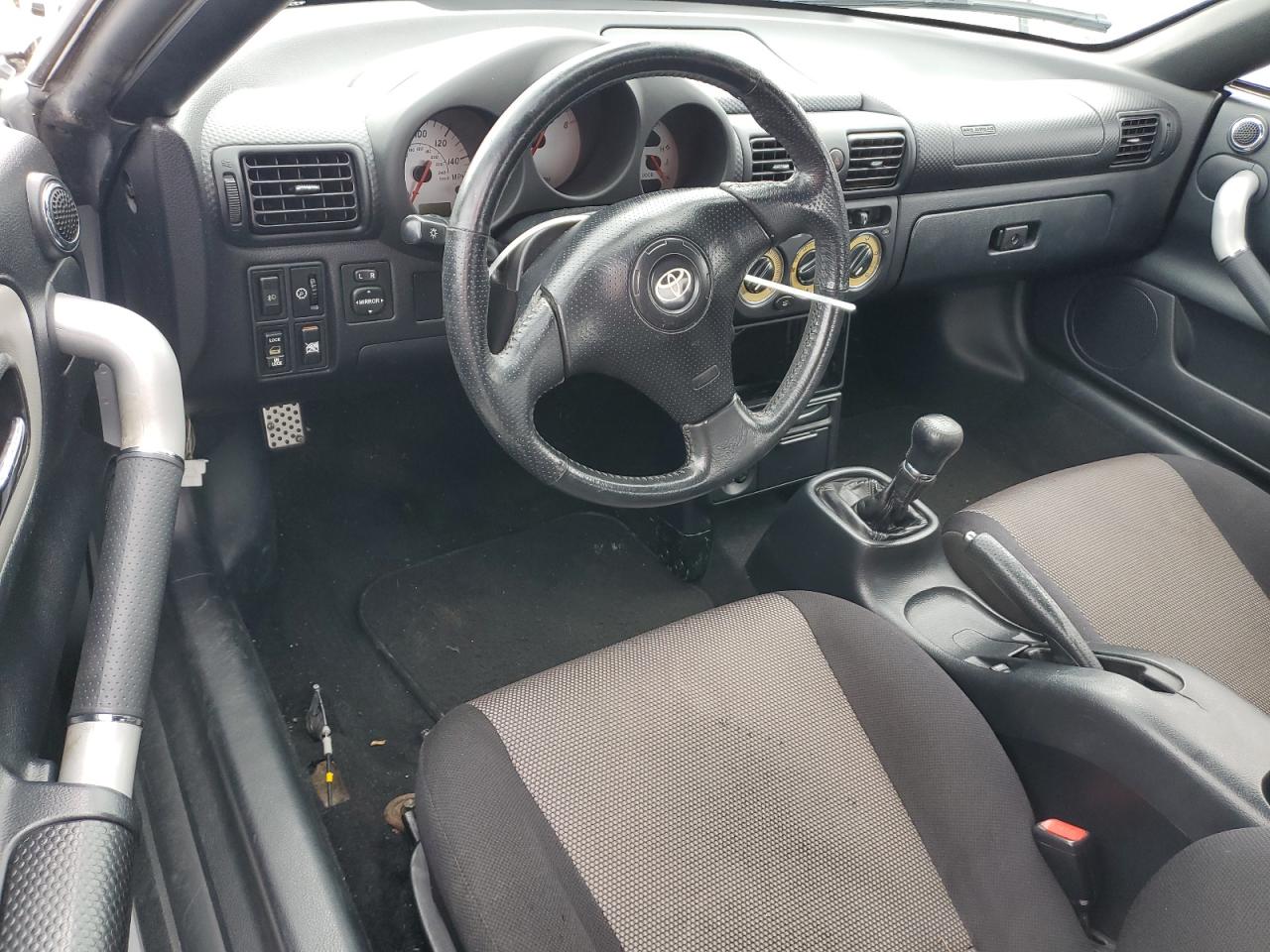 2005 Toyota MR2 - Image 8
