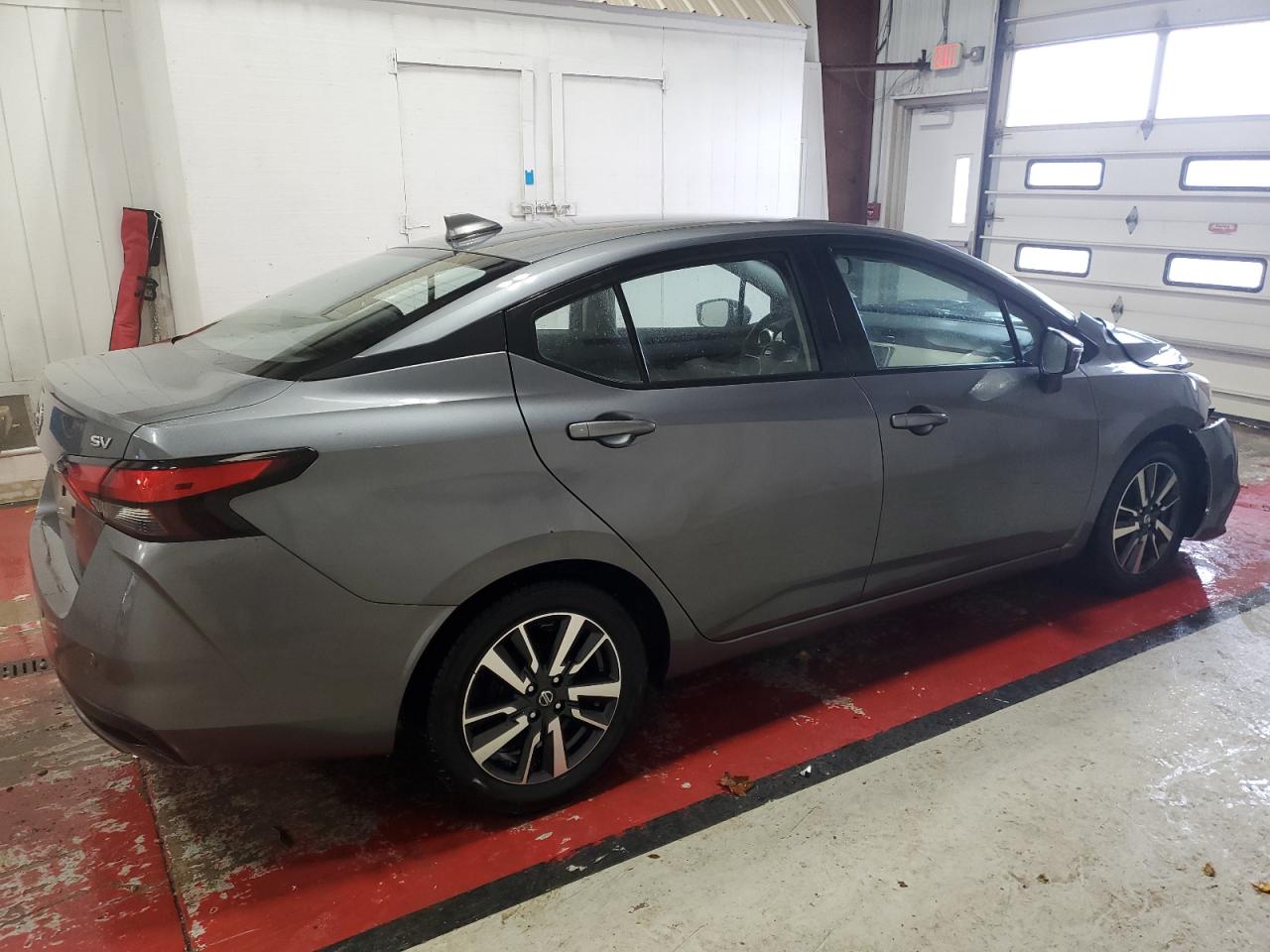 2021 Nissan Versa - Image 3
