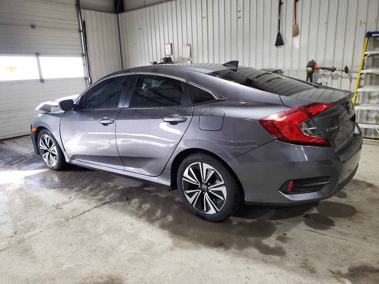 VIN 2HGFC1F31GH630920 2016 HONDA CIVIC no.2