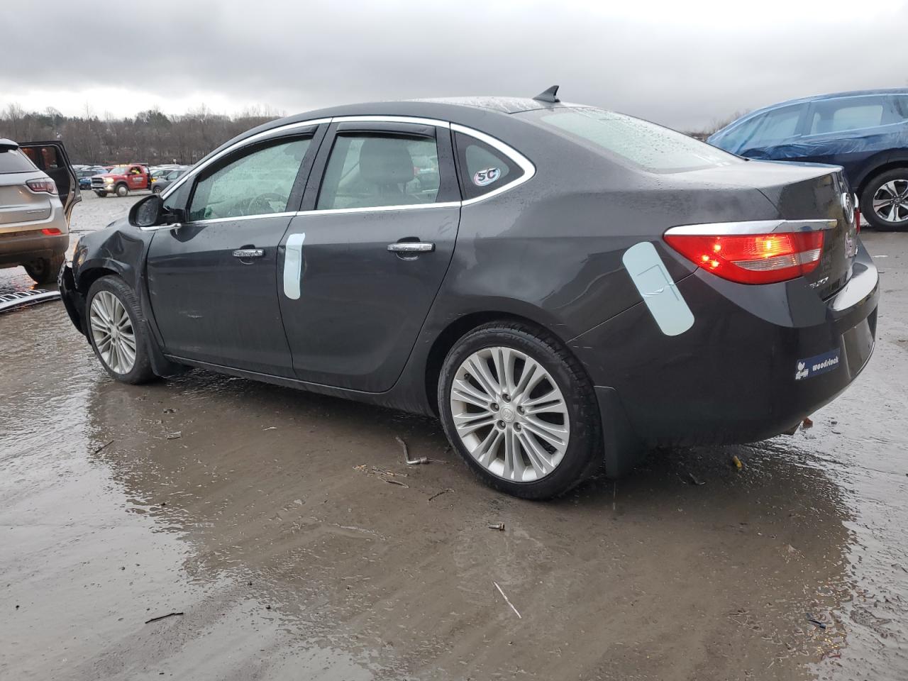 VIN 1G4PP5SK8E4187067 2014 BUICK VERANO no.2