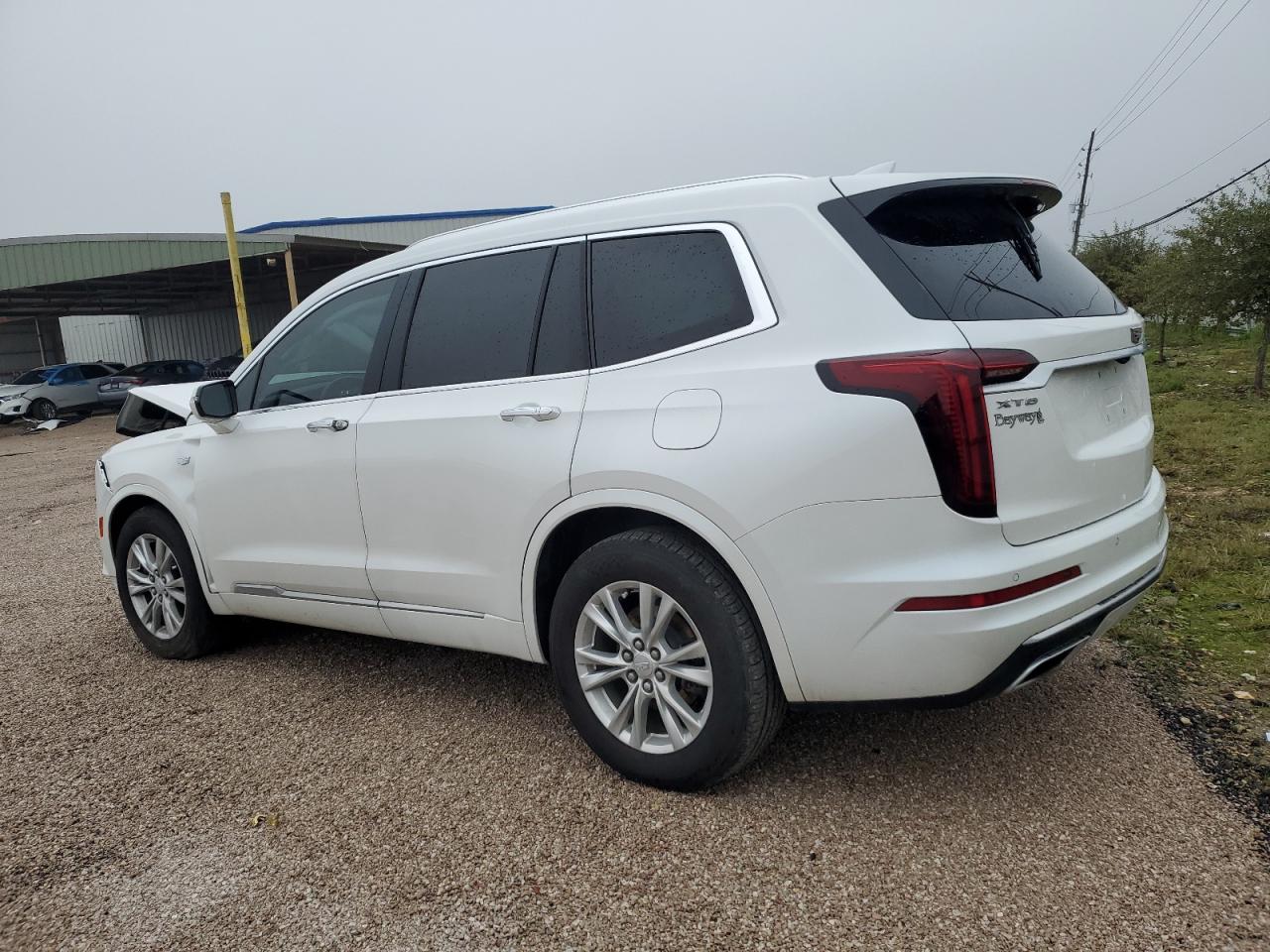 2021 Cadillac XT6 - Image 2