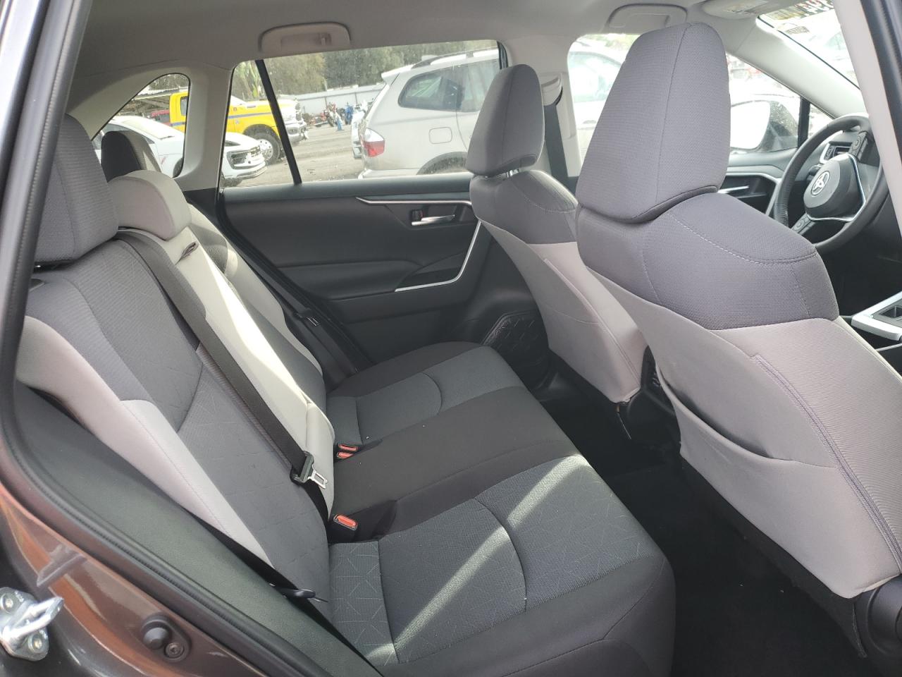 2024 Toyota RAV 4 - Image 11
