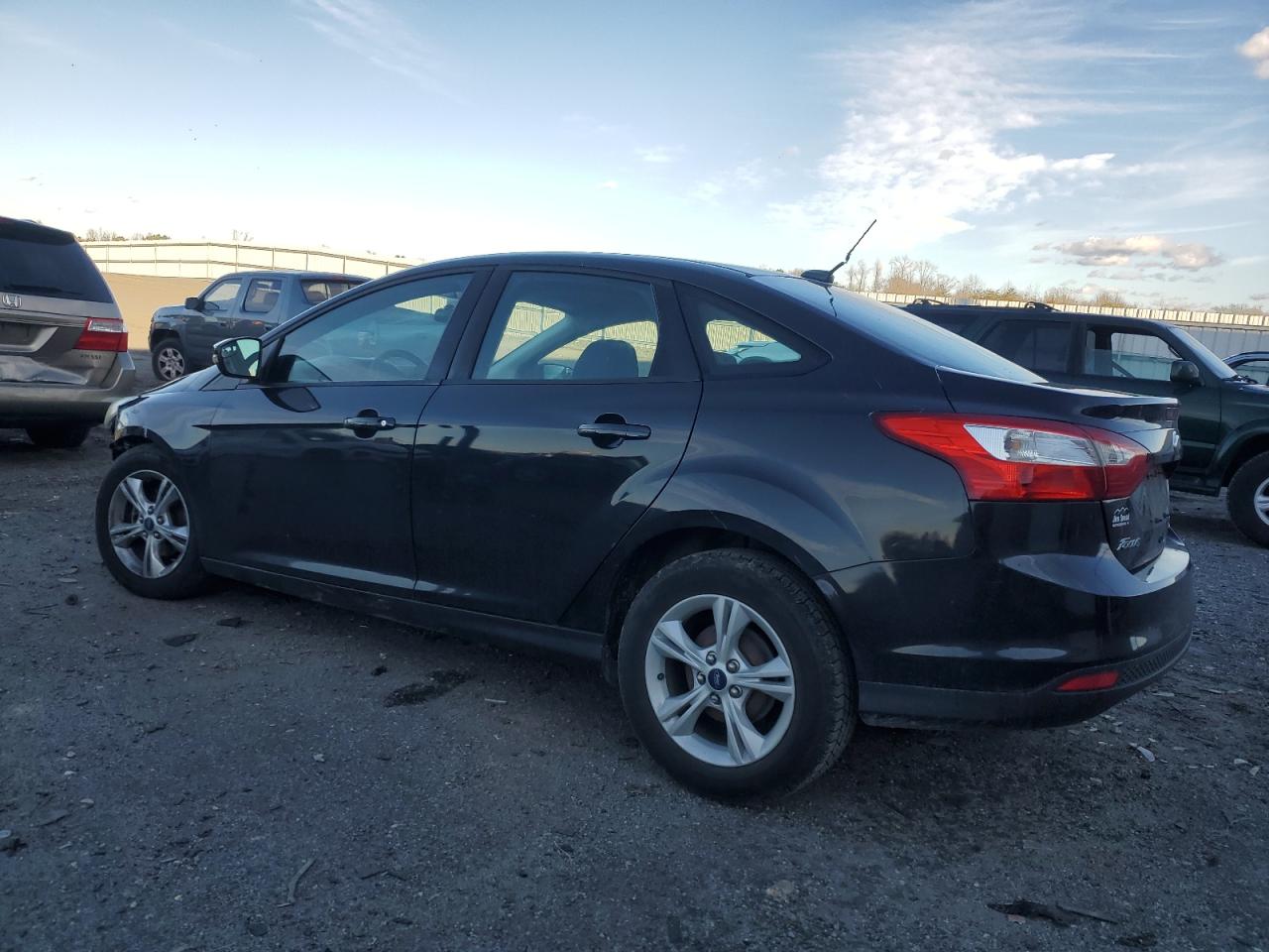 VIN 1FADP3F23DL243397 2013 FORD FOCUS no.2