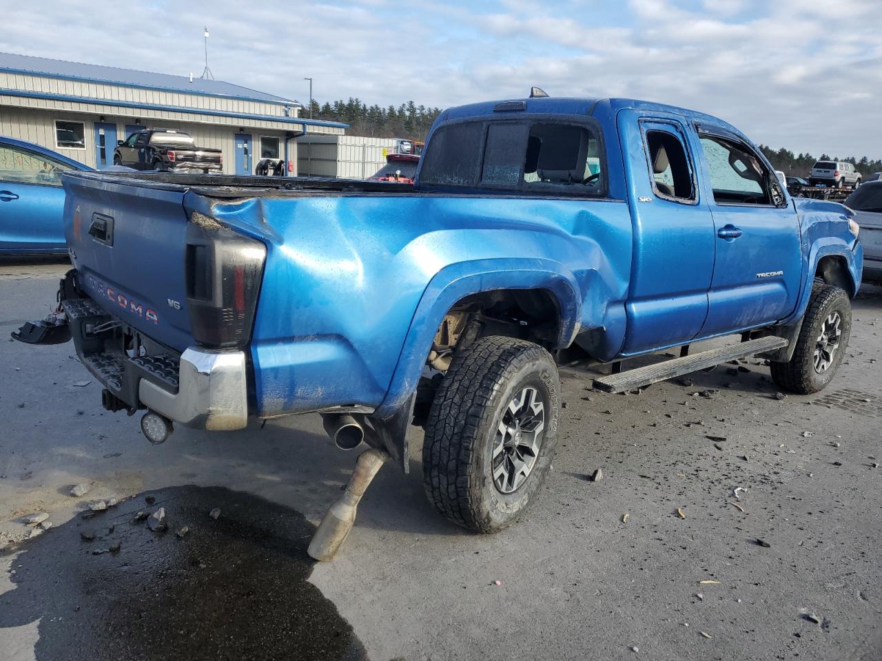 2018 Toyota Tacoma - Image 3