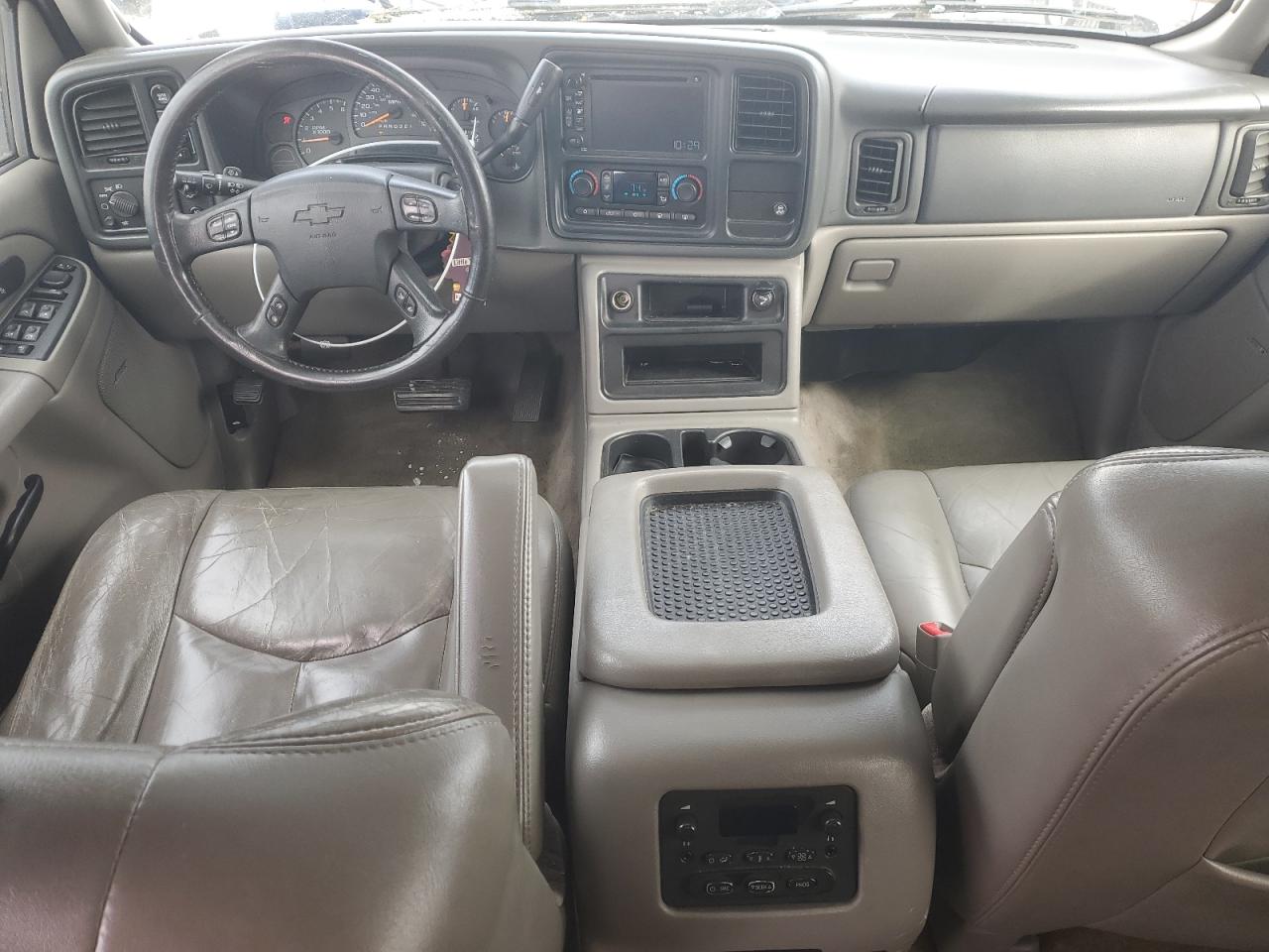 2006 Chevrolet Suburban - Image 8