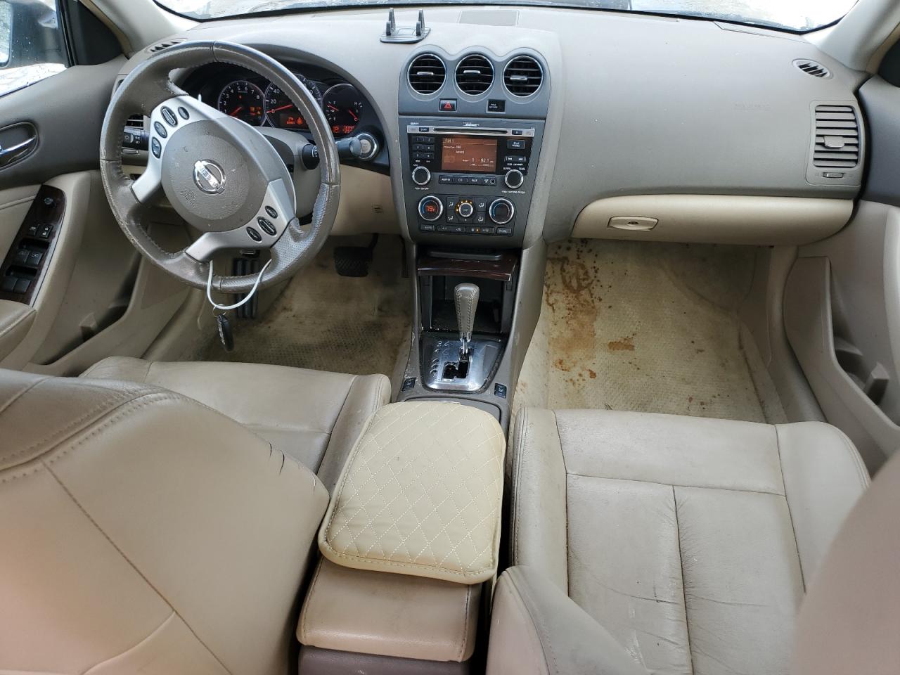 2010 Nissan Altima - Image 8