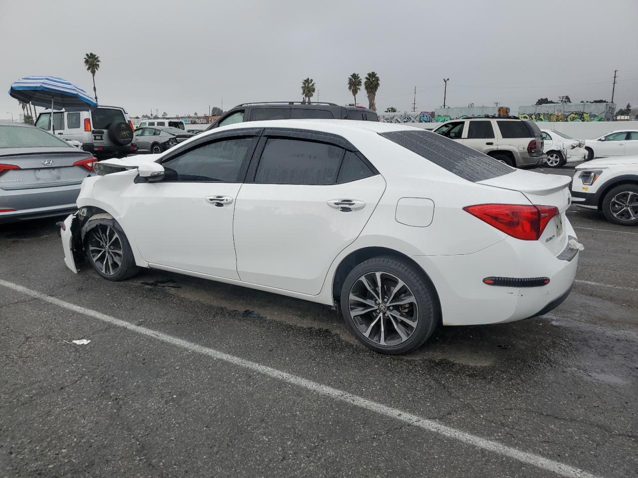 VIN 5YFBURHE4JP779427 2018 TOYOTA COROLLA no.2