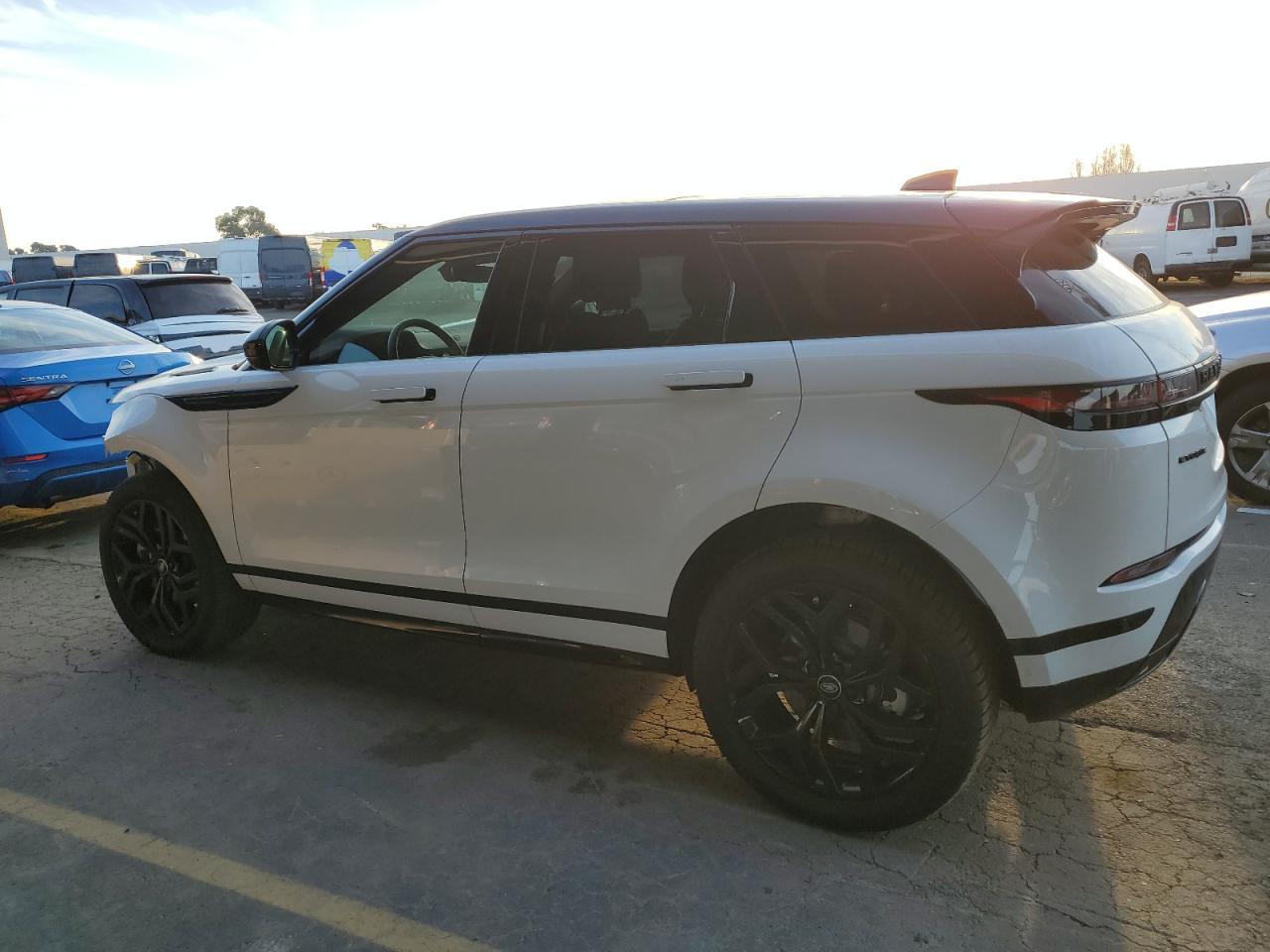 2022 Land Rover Range Rover - Image 2