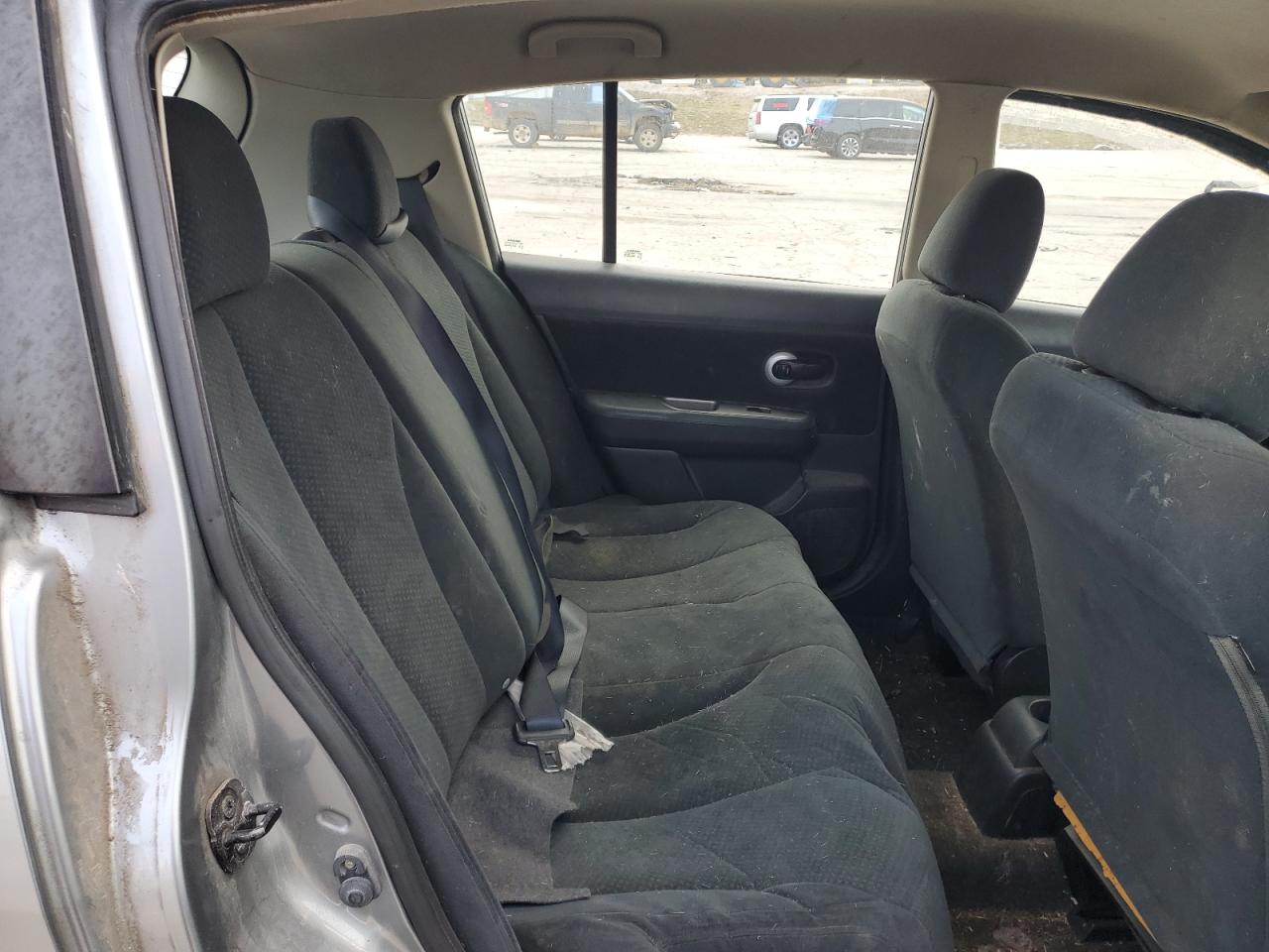 2011 Nissan Versa - Image 10