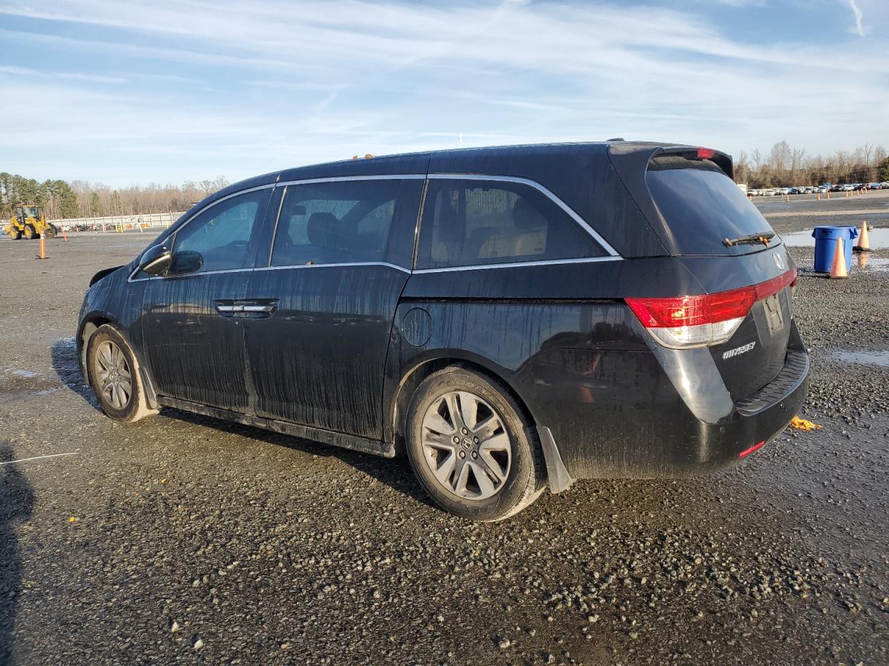 2015 Honda Odyssey - Image 2