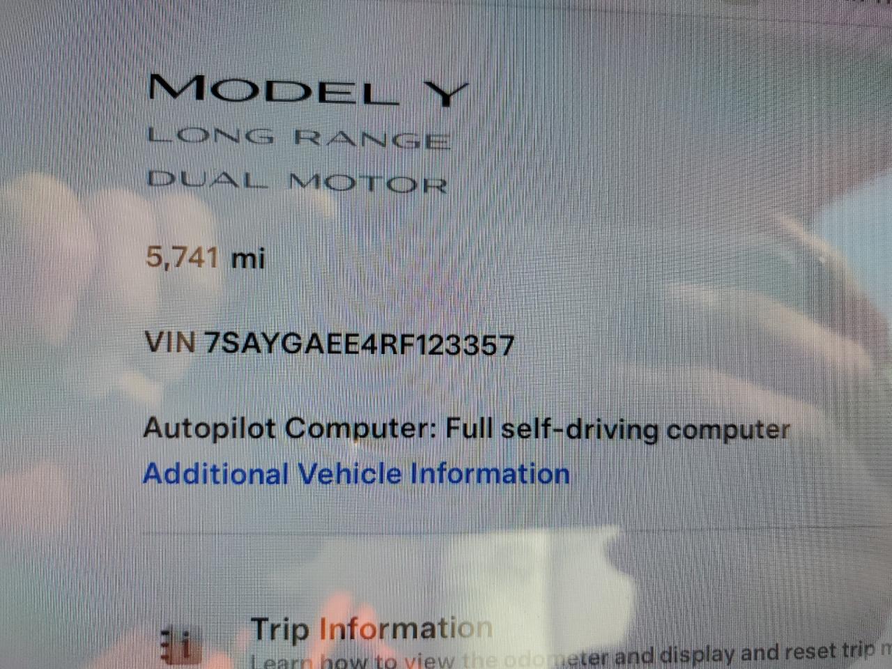 VIN 7SAYGAEE4RF123357 2024 TESLA MODEL Y no.9