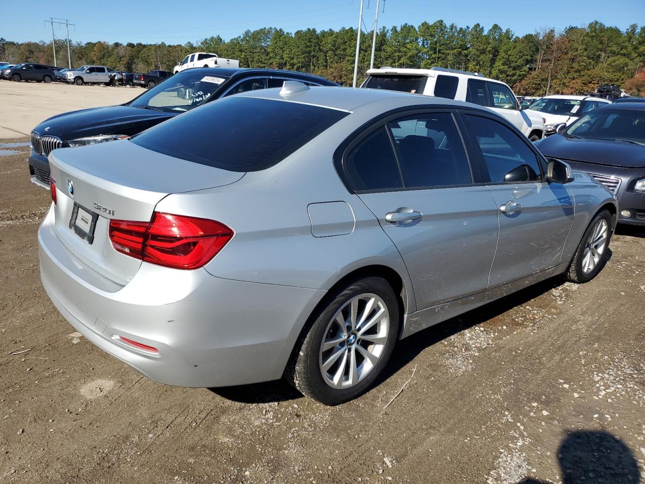 VIN WBA8E5G52JNV02982 2018 BMW 3 SERIES no.3