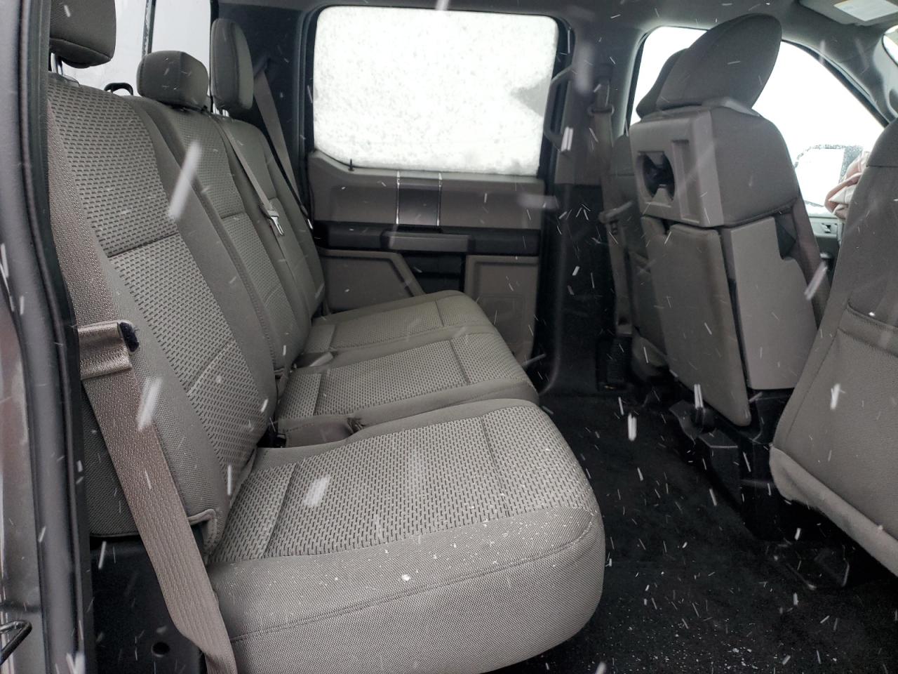 2015 Ford F-150 - Image 10