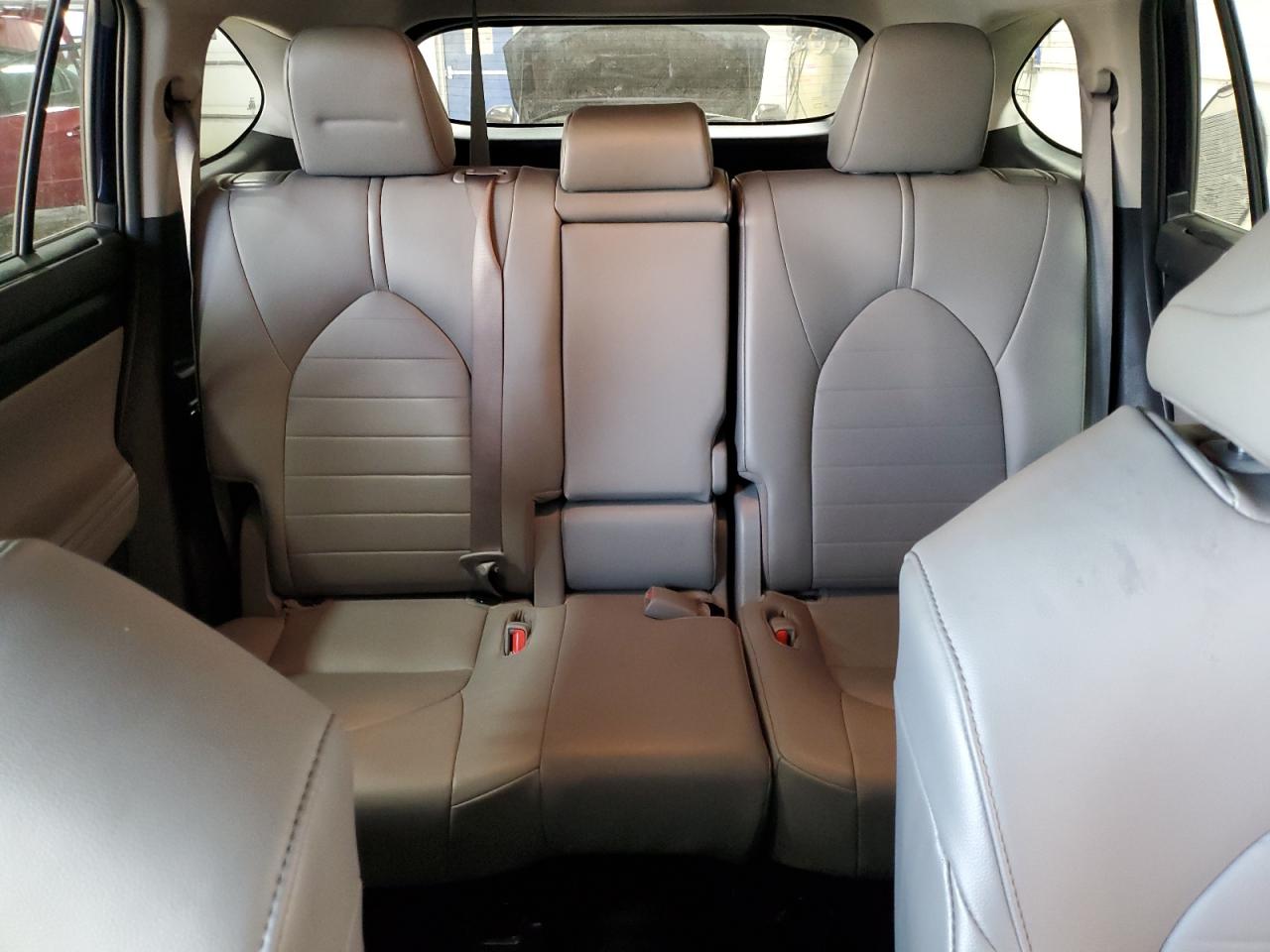 2021 Toyota Highlander - Image 10