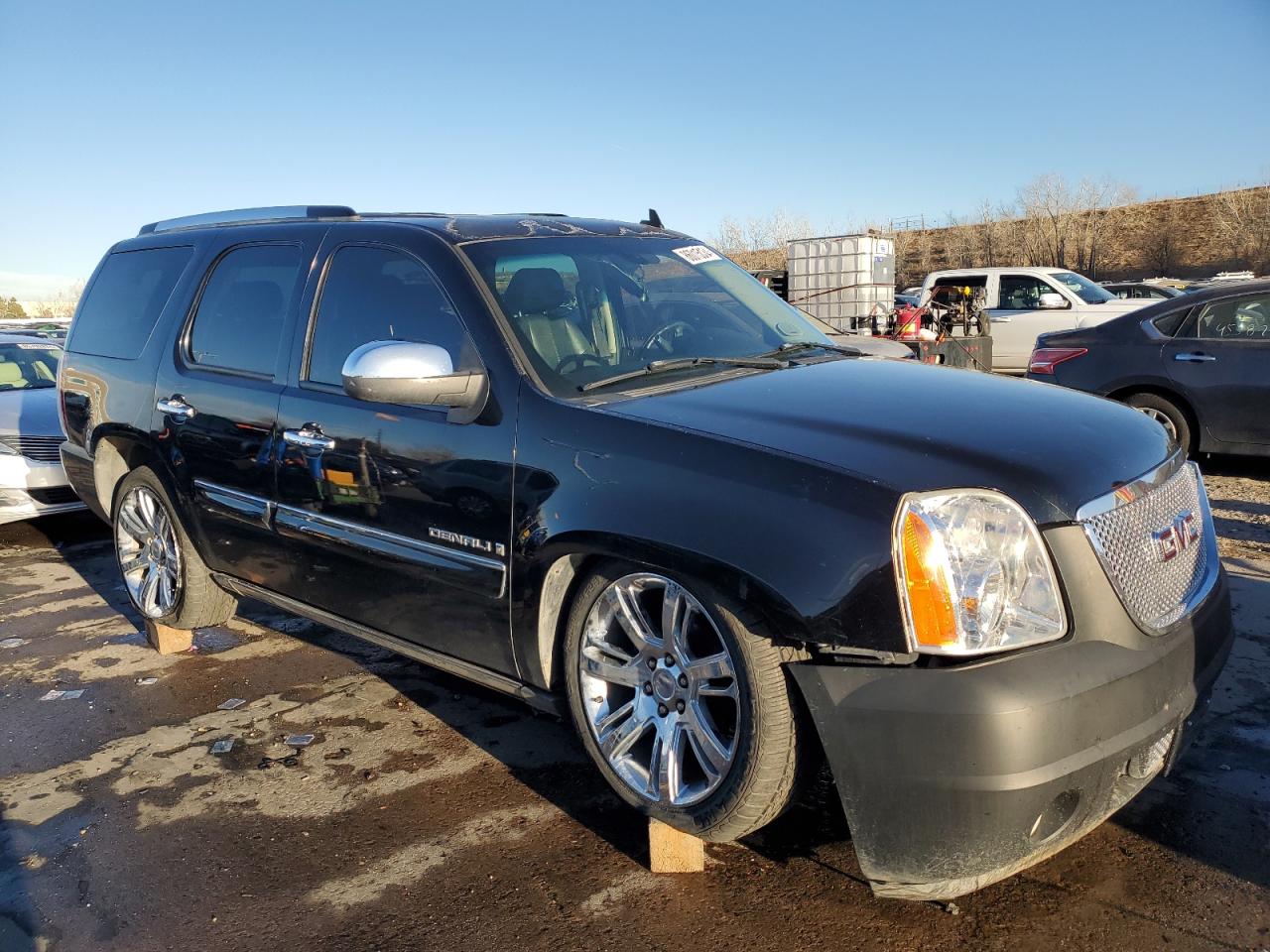 2007 GMC Yukon - Image 4