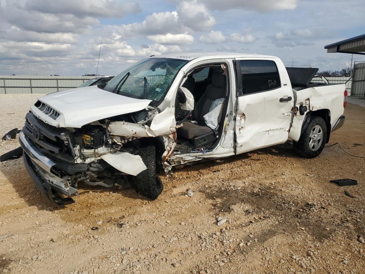 2015 Toyota Tundra - Image 1
