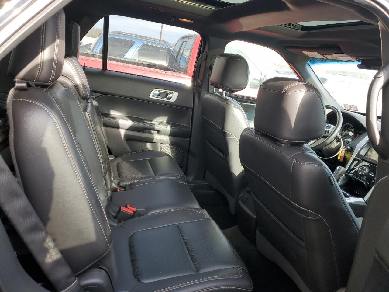 2013 Ford Explorer - Image 11