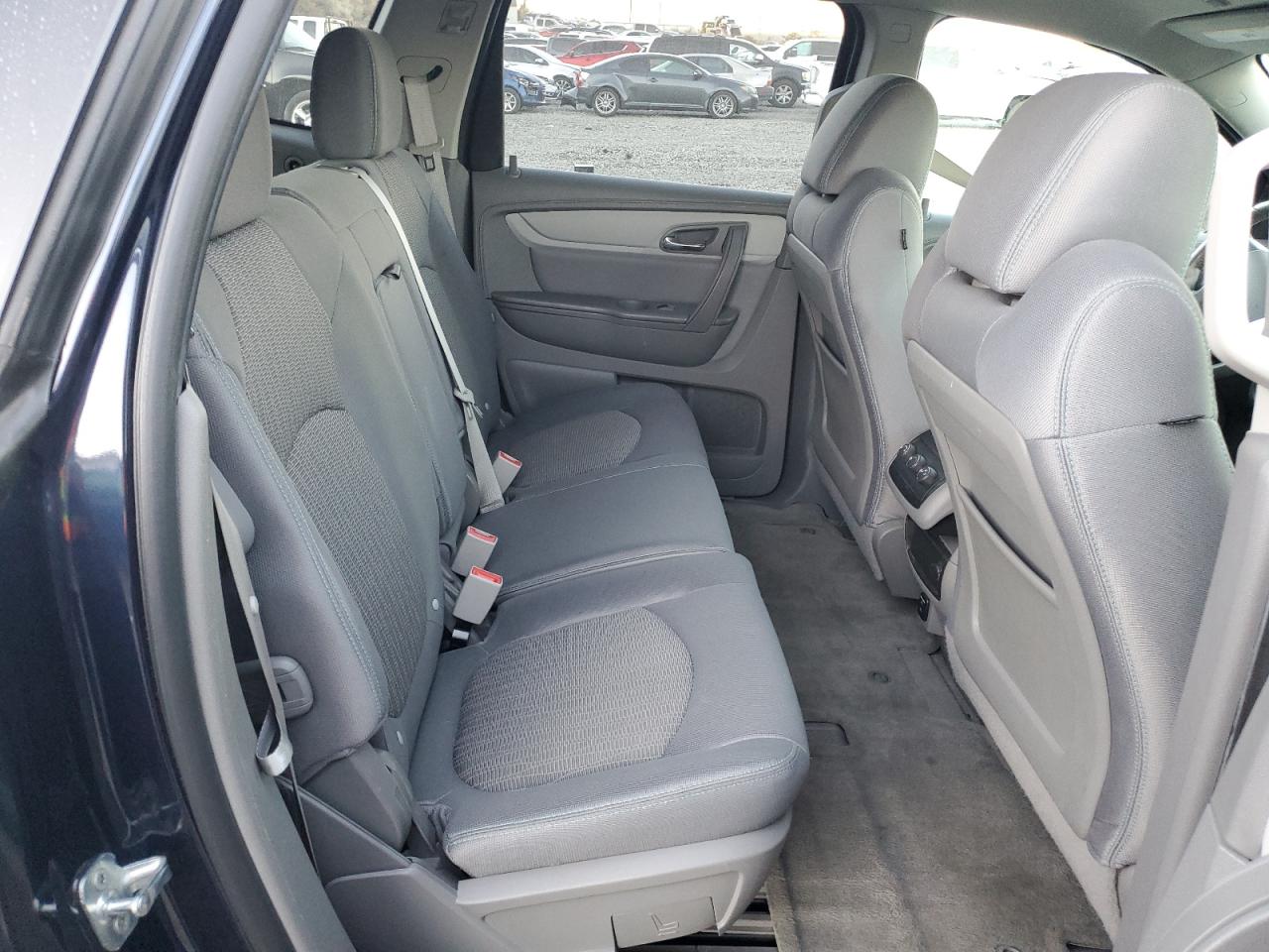 2015 Chevrolet Traverse - Image 11