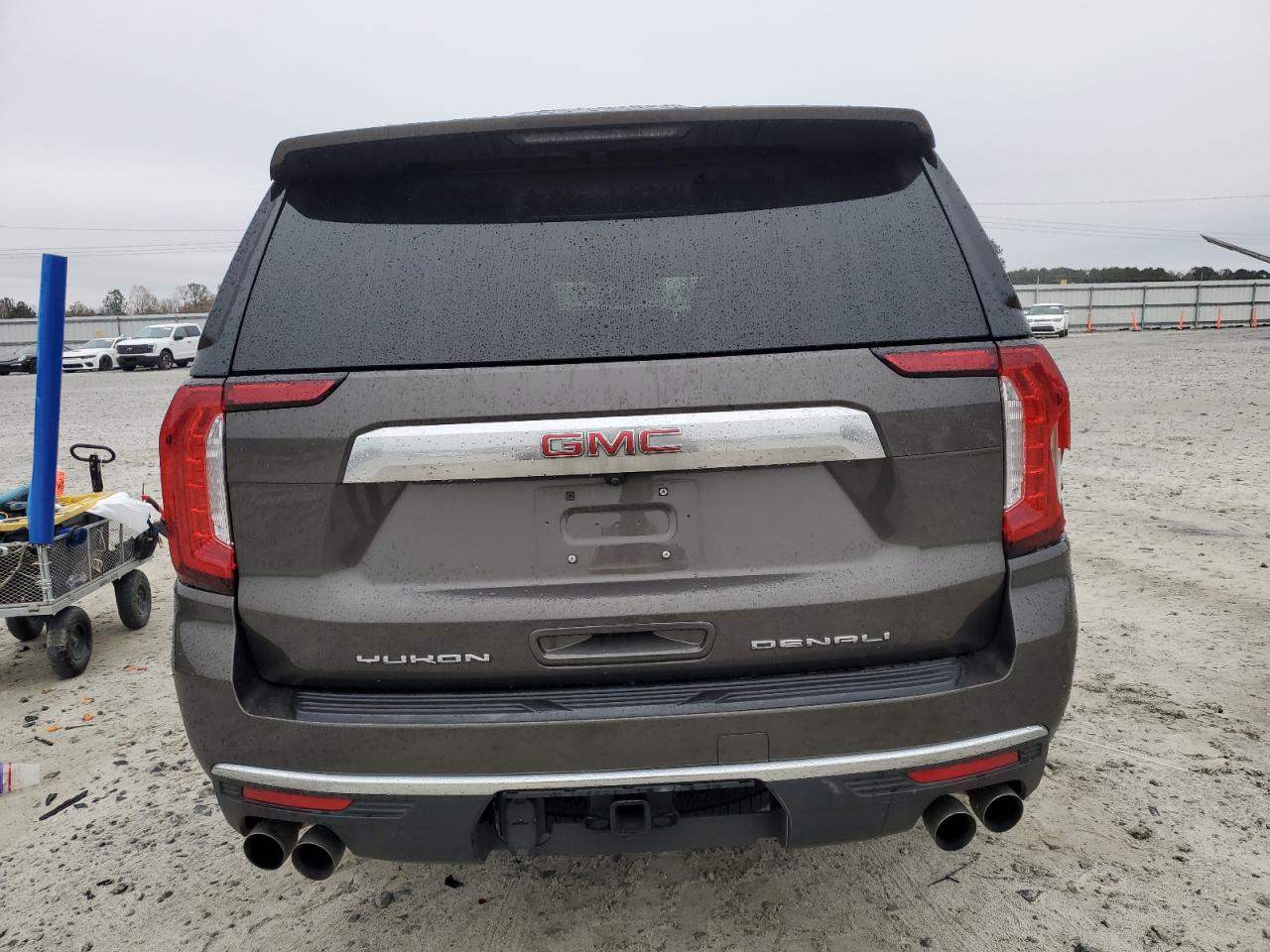 2021 GMC Yukon - Image 6