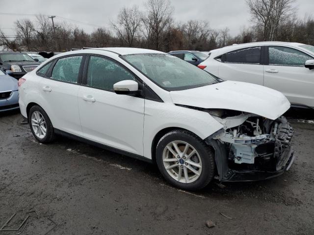 Sedans FORD FOCUS 2015 White