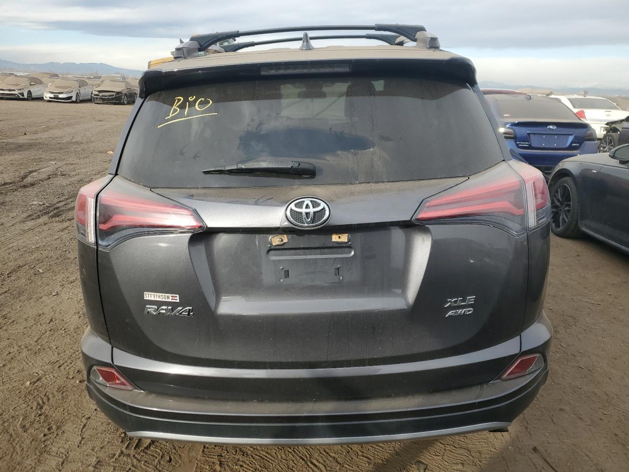 VIN JTMRFREV4HJ108075 2017 TOYOTA RAV4 no.6