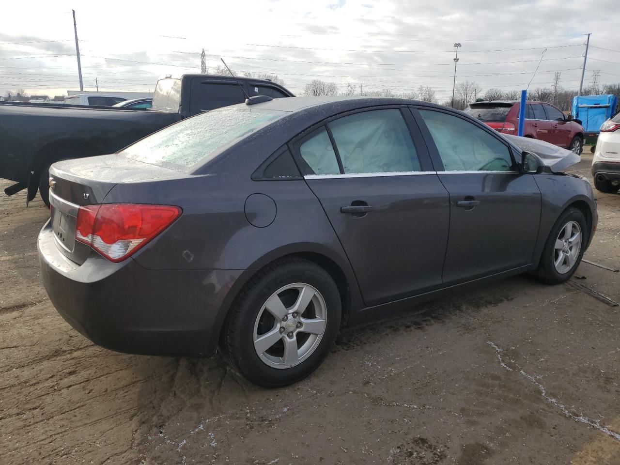 VIN 1G1PE5SB2G7169815 2016 CHEVROLET CRUZE no.3