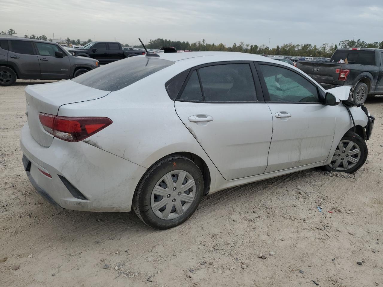 2023 Kia Rio - Image 3