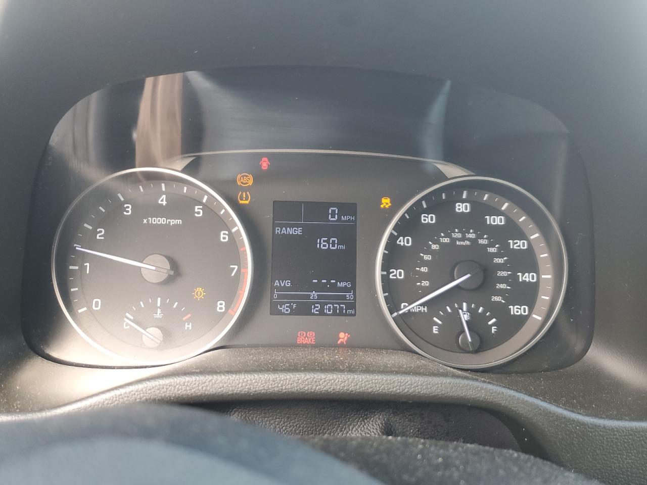 2018 Hyundai Elantra - Image 9