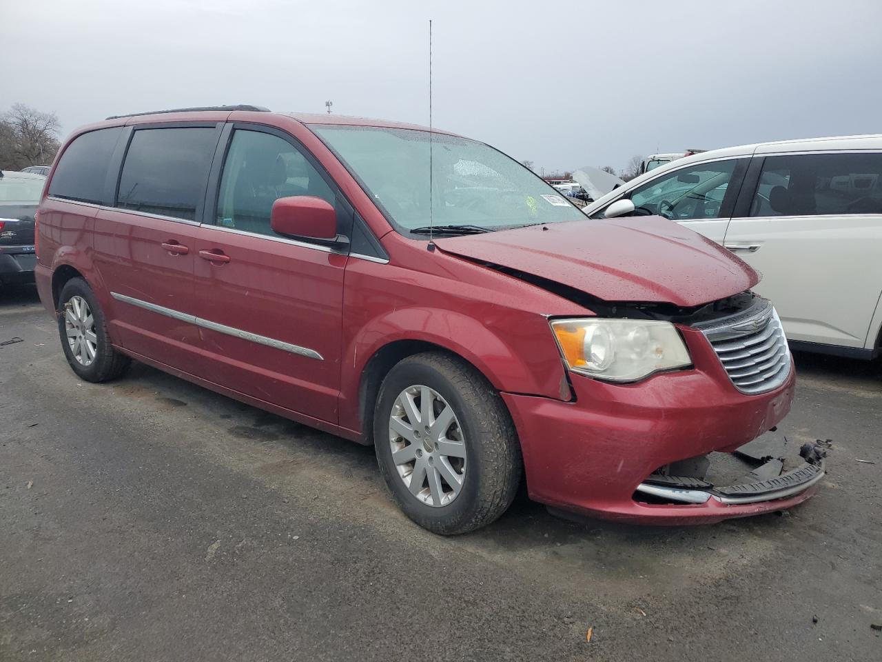 VIN 2C4RC1BG0DR557629 2013 CHRYSLER MINIVAN no.4