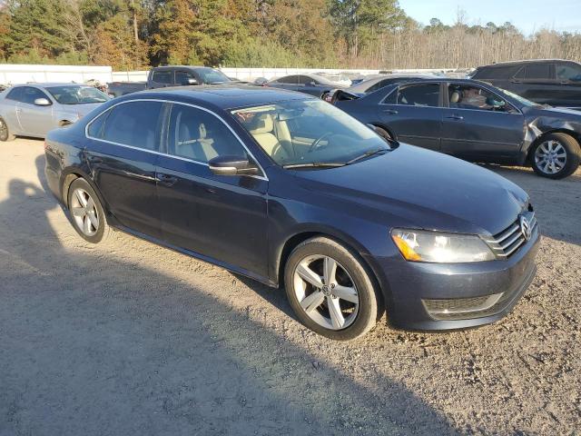 Sedans VOLKSWAGEN PASSAT 2013 Blue