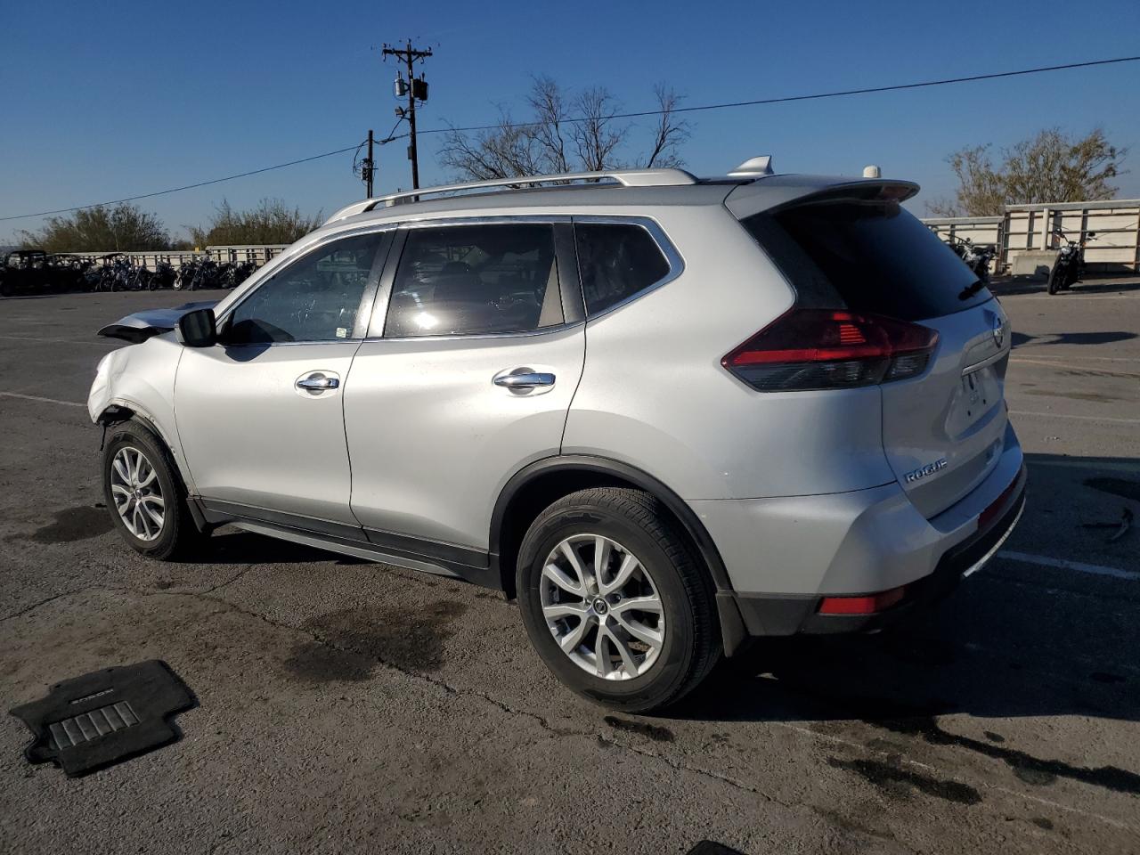 2019 Nissan Rogue - Image 2