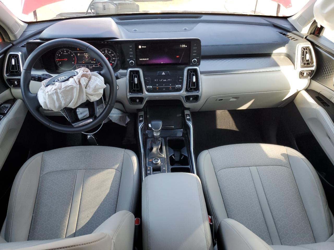 2021 Kia Sorento - Image 8