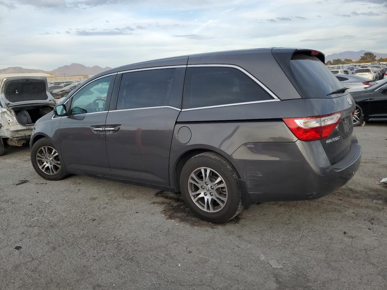 2012 Honda Odyssey - Image 2