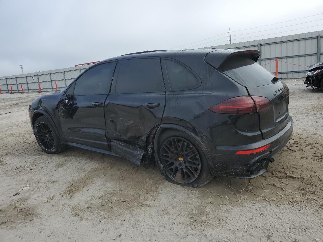 VIN WP1AD2A26GLA76916 2016 PORSCHE CAYENNE no.2